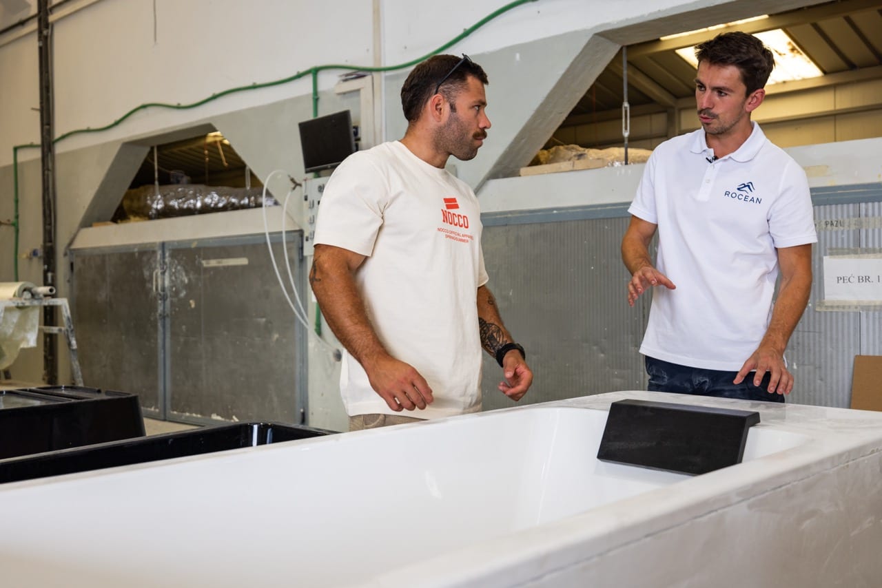 Rocean composite bath manufacturing workshop